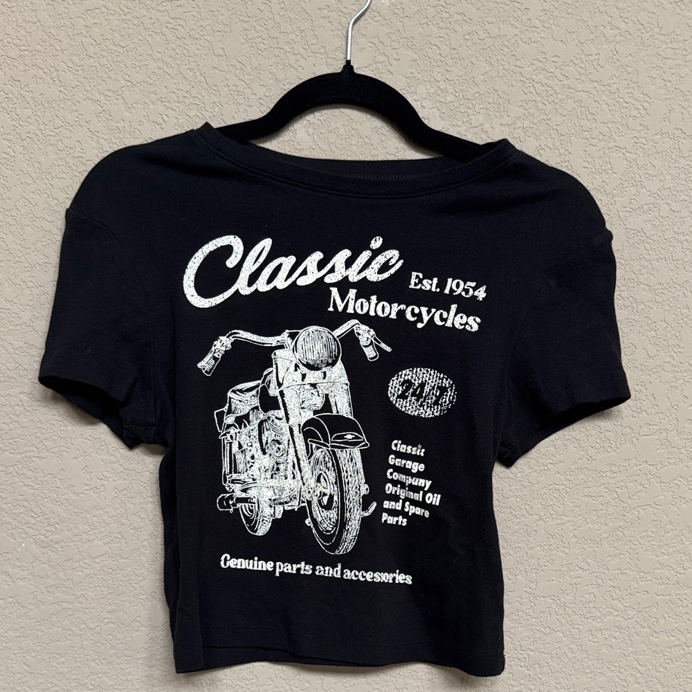 Vintage-Style Motorcycle Crop Tee - New Without Tags 🖤
